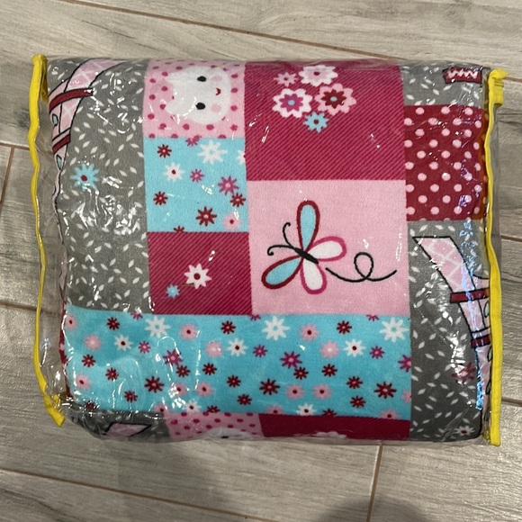 Sapphire Home Super Soft and Cozy Blanket, 40" x 50" nwt - Picture 3 of 3